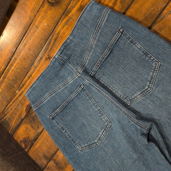 Veronica Beard Crosbie Wide Leg Crop Jean - Picture 9 of 10